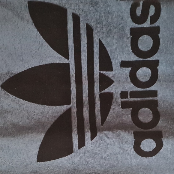 Adidas 3 stripes loose crop top. - Picture 3 of 8